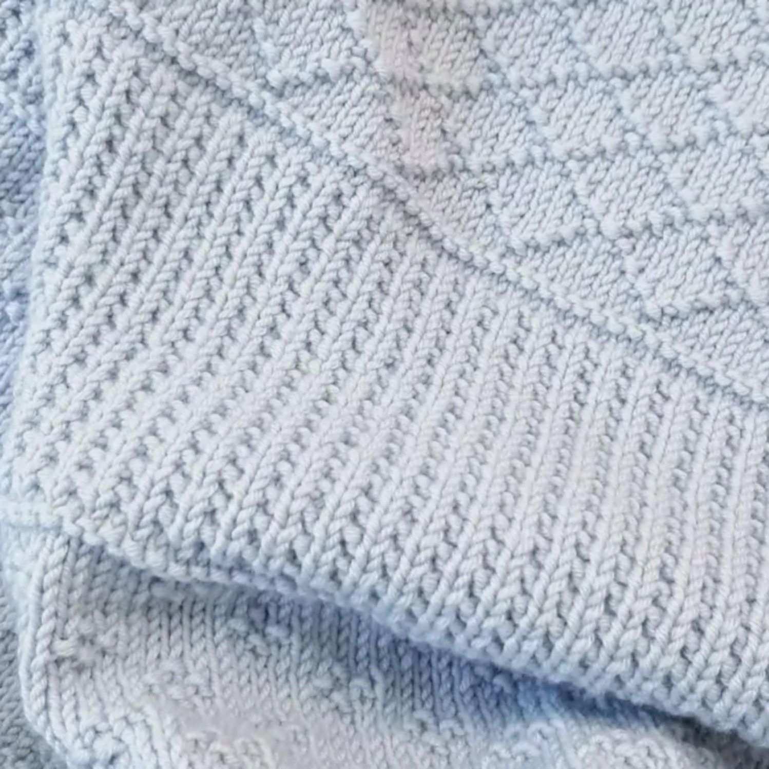 Einfache Decke Strickmuster Jaspis Decke In 2020 Decke Stricken Einfach Decke Stricken Hakeln Gestrickte Babydecke