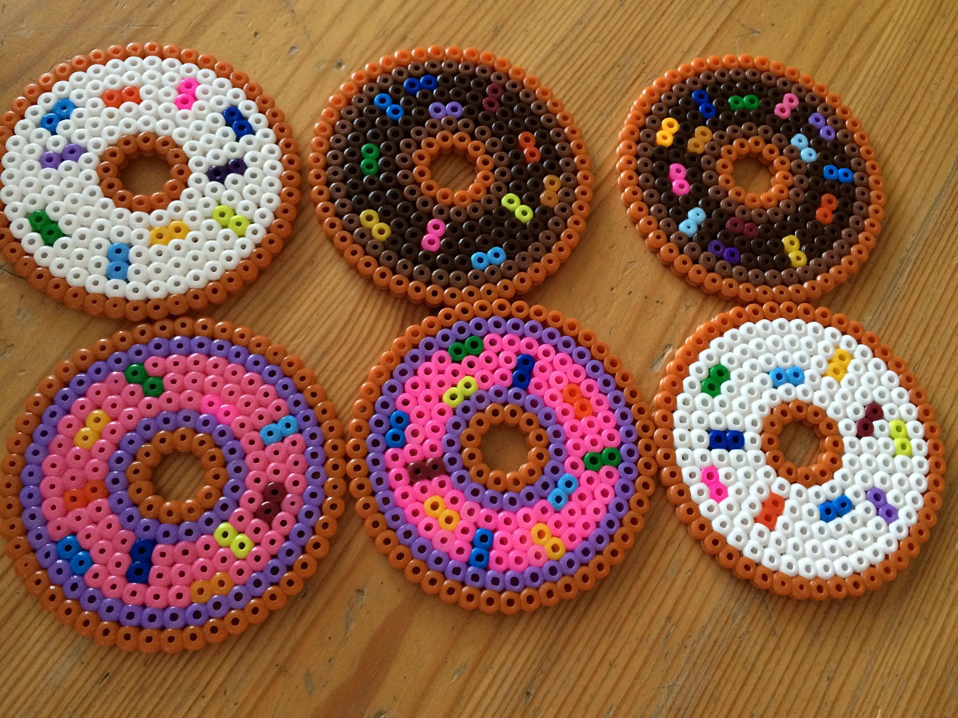 Bugelperlen Untersetzer In Form Von Donuts Bugelperlen Bugelperlen Vorlagen Basteln Mit Kindern