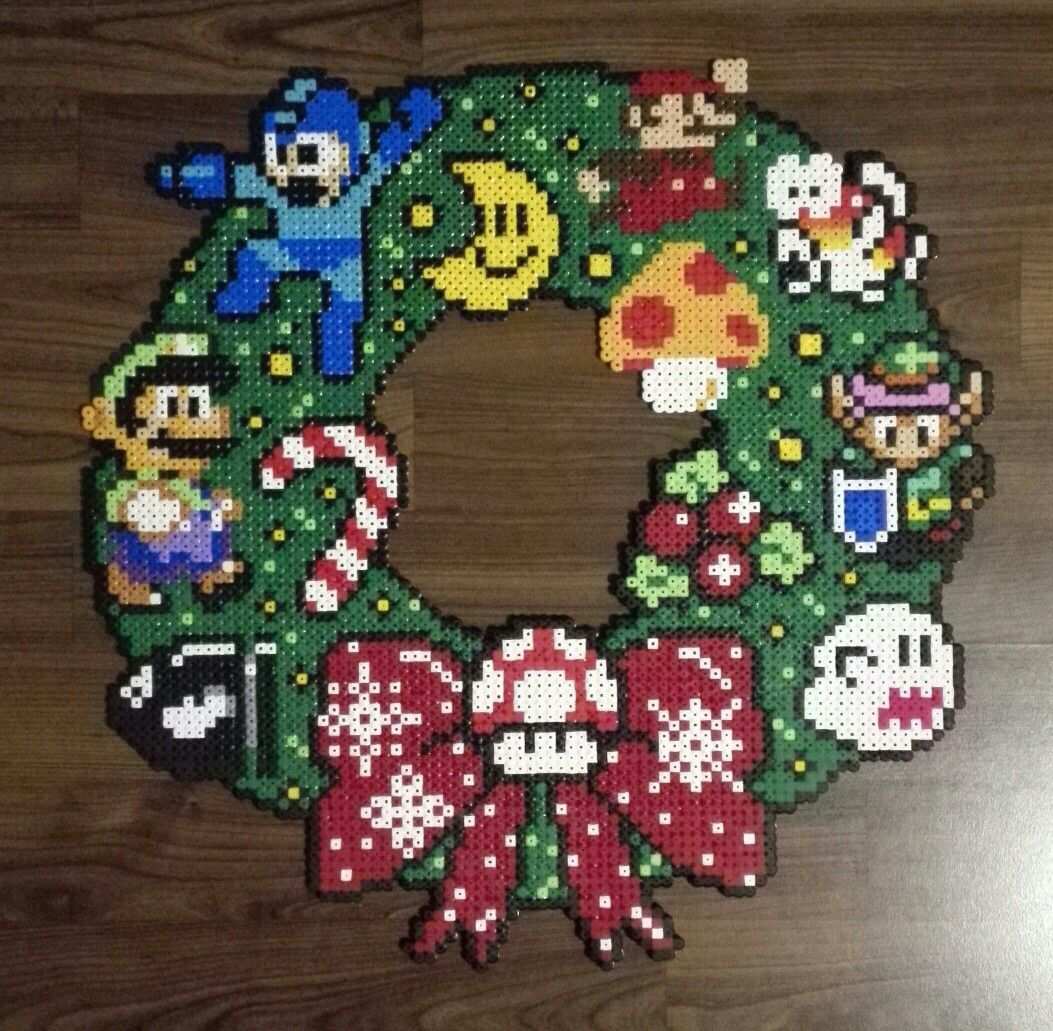 Nintendo Weihnachtskranz Mit Bugelperlen Nintendo Christmas Wreath With Perler Beads Bugelperlen Buegelperlen Weihnachten Bugelperlenbilder