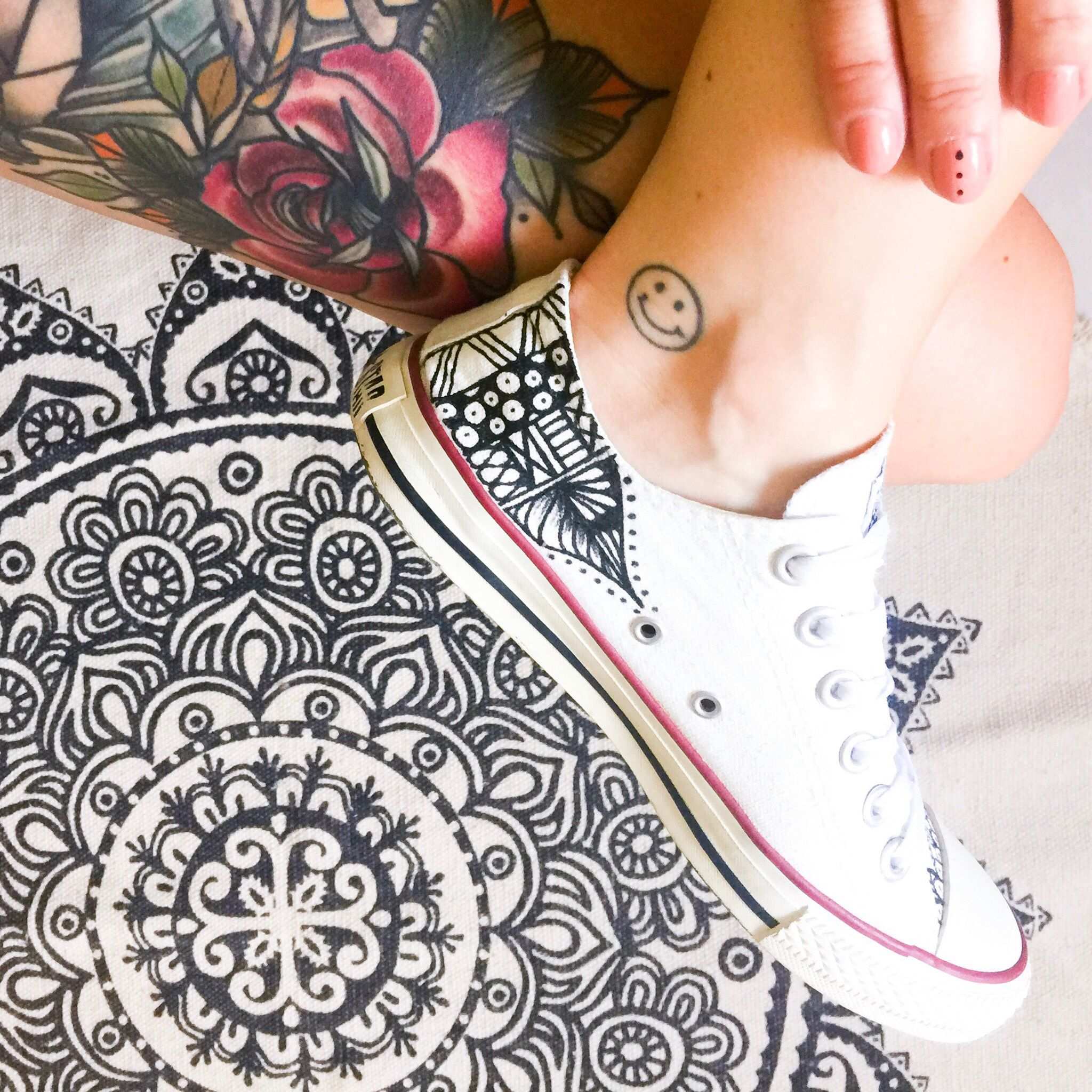 Chucks With Little Artwork Diy Shoes Painted Shoes Mom Shoes