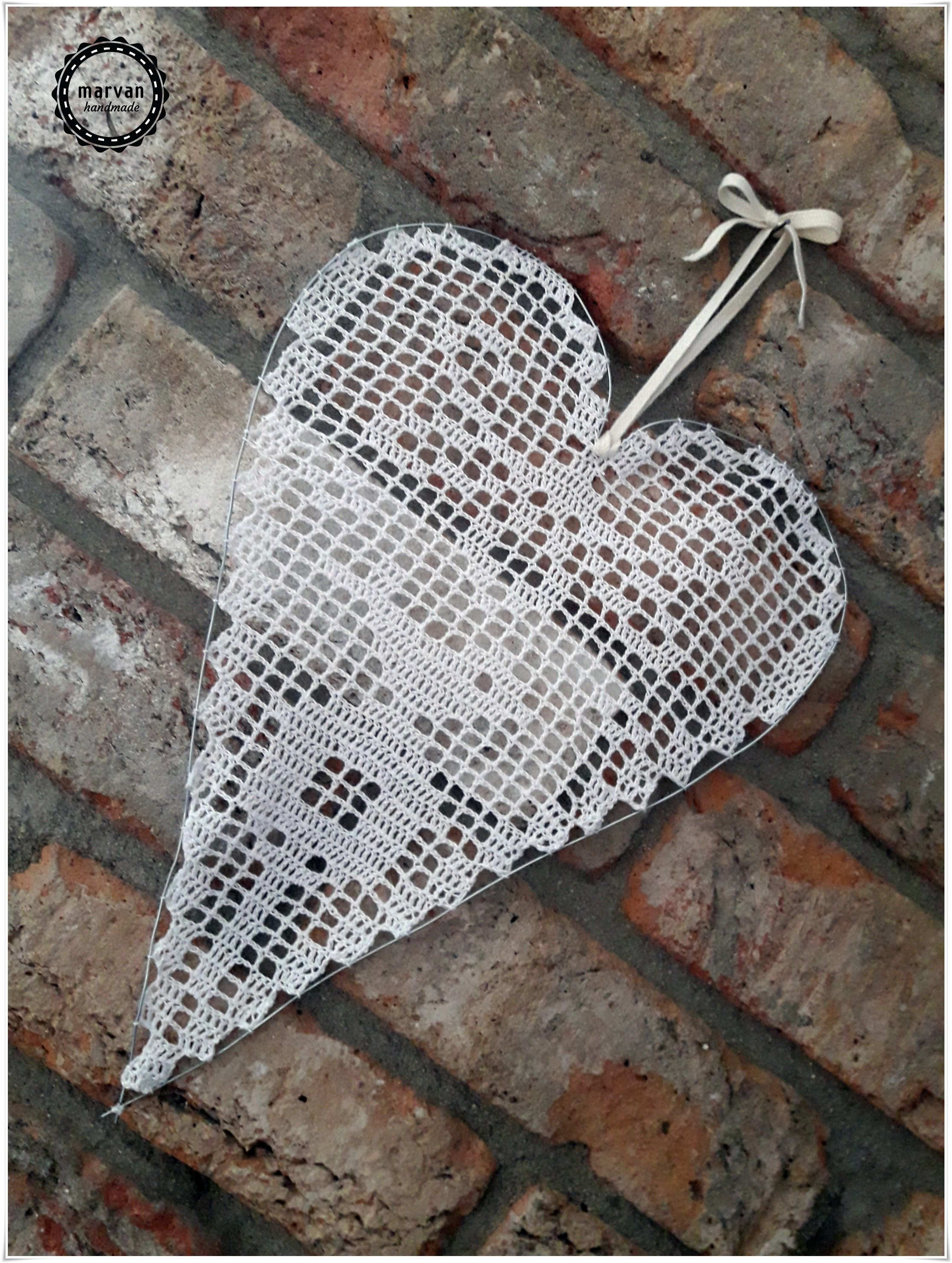 Filetove Srdiecko Filet Crochet Heart In 2020 Filet Crochet Crochet Crochet Heart