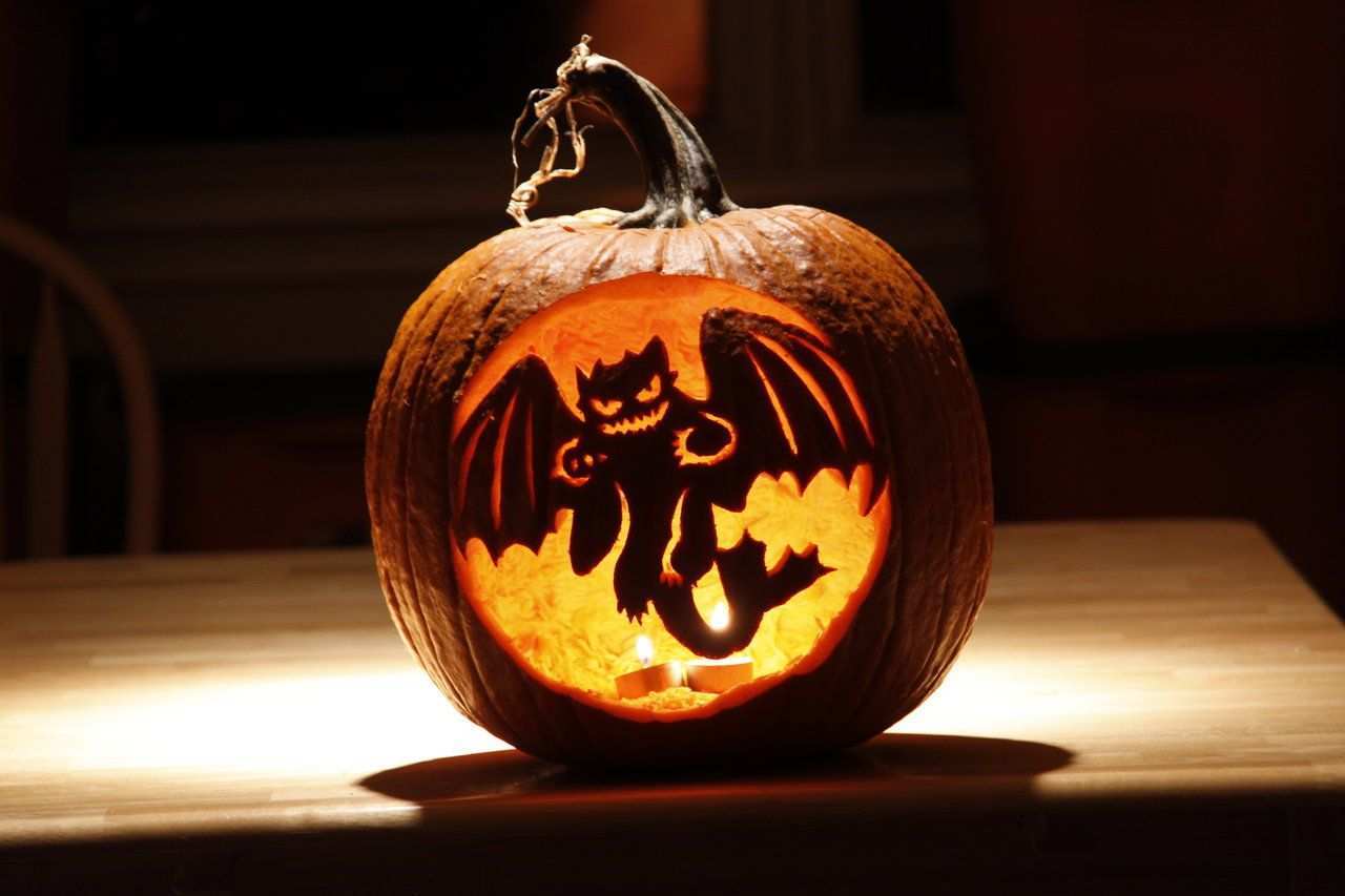 Yes You Can Expect One Of These From Me This Year How To Train Your Dragon Gruselige Halloween Kurbisse Halloween Kurbis Gefullter Kurbis