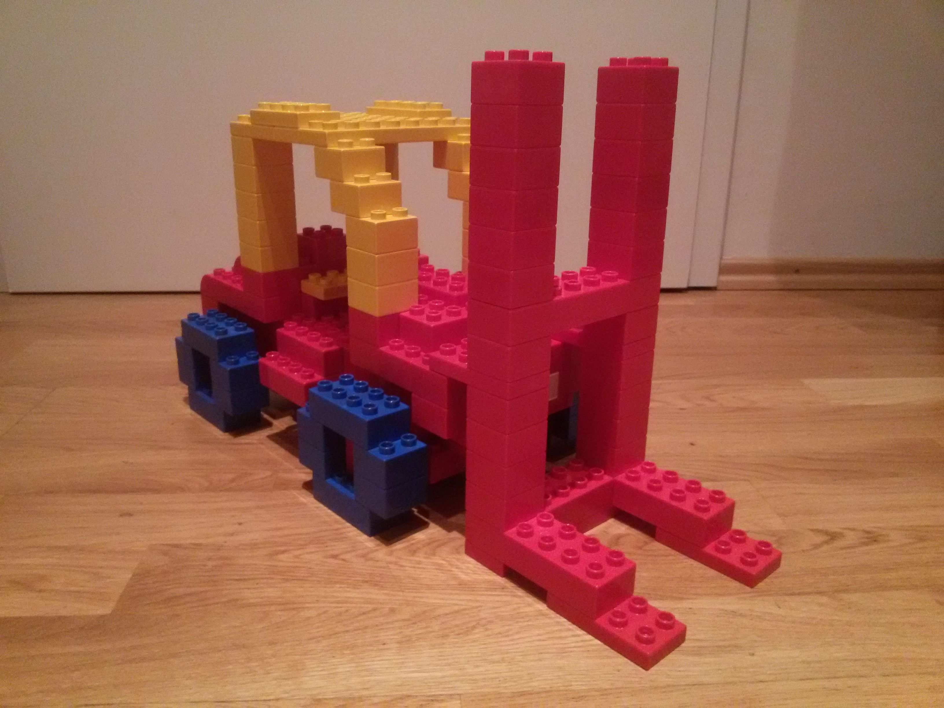 Hier Siehst Du Einen Gabelstabler Aus Lego Duplo Diese Und Weitere Bauideen Gibt Es Auf Brickaddict De Ein Lego Duplo Lego Bauideen Lego Duplo Bauanleitung