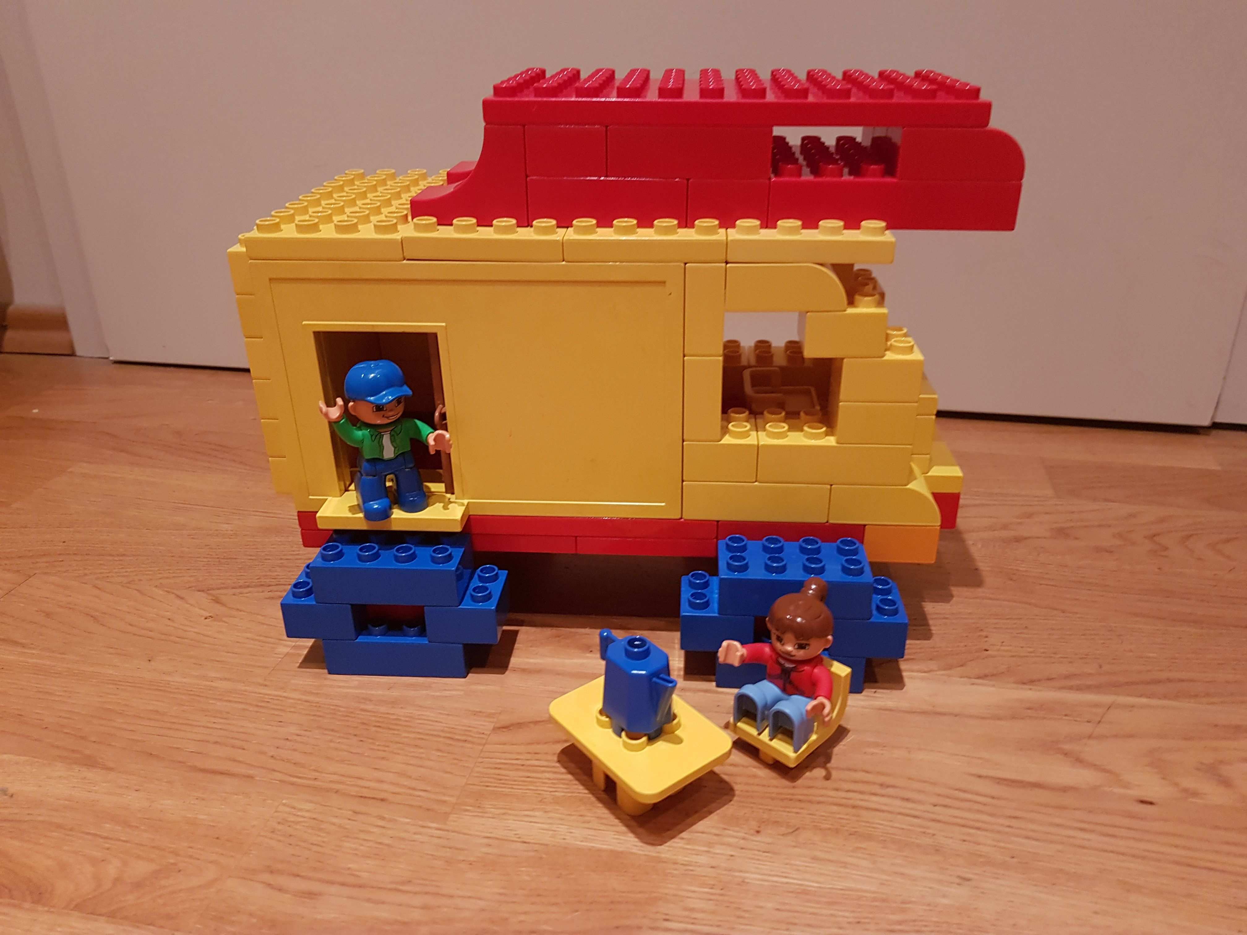 Hier Siehst Du Einen Wohnwagen Aus Lego Duplo Diese Und Weitere Bauideen Gibt Es Auf Brickaddict De Einem Blog Fur Lego Duplo Ins Lego Duplo Bauideen Lego