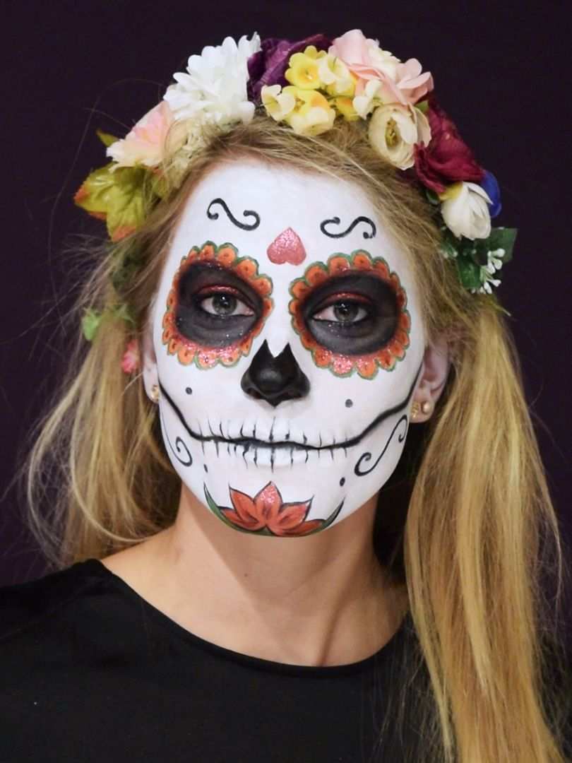 Totenmaske Schminken Step By Step Anleitung Mexikanische Totenmaske Halloween Gesicht Schminken Masken
