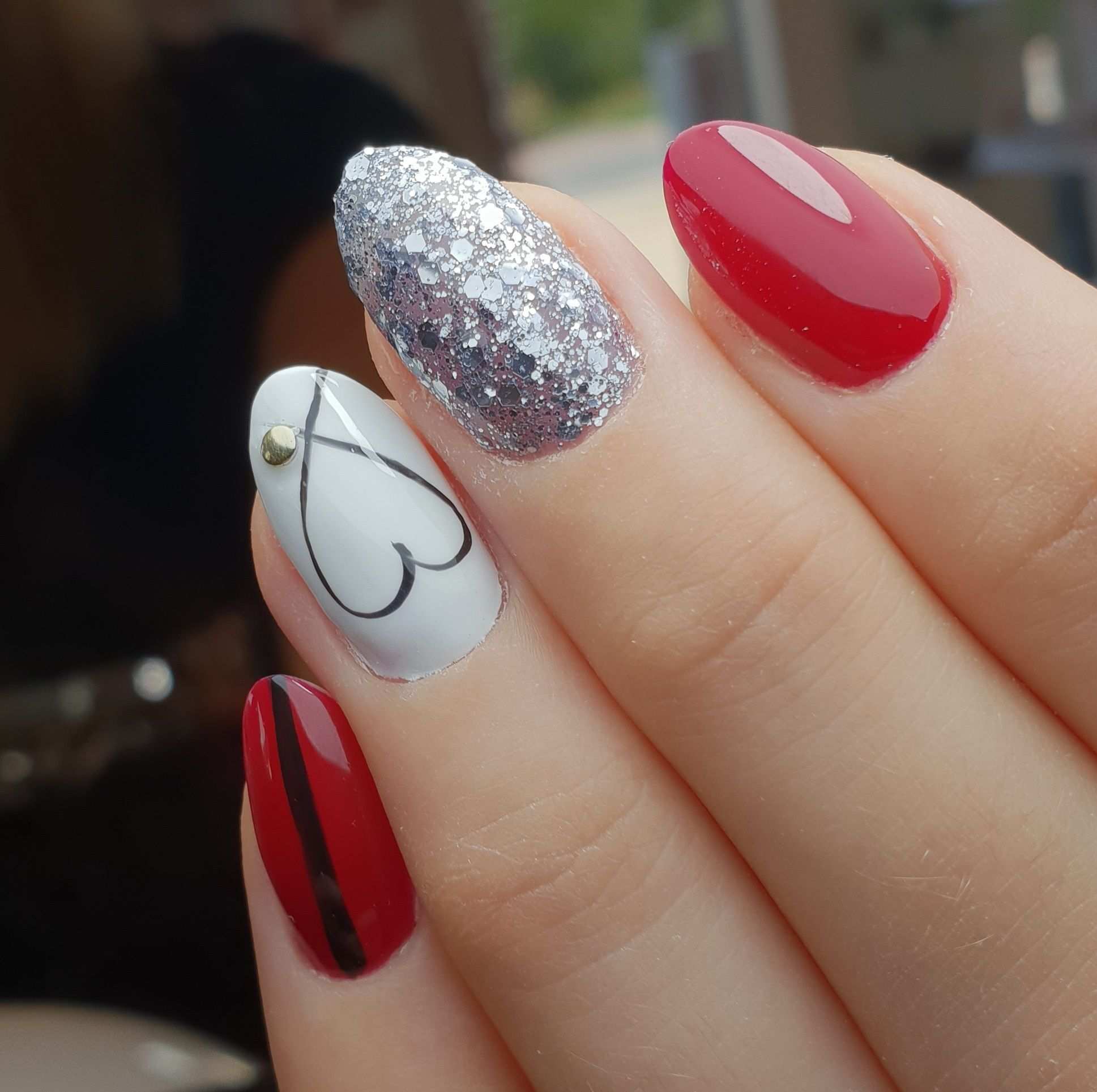 Red And Silver Gelnails With Glitter And A Heart Nagels Rode Nagels