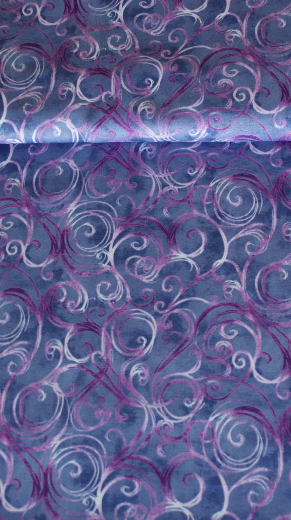 Baumwollstoff Mit Ornamenten Swirls In Lila Grafische Muster Lila Baumwolle