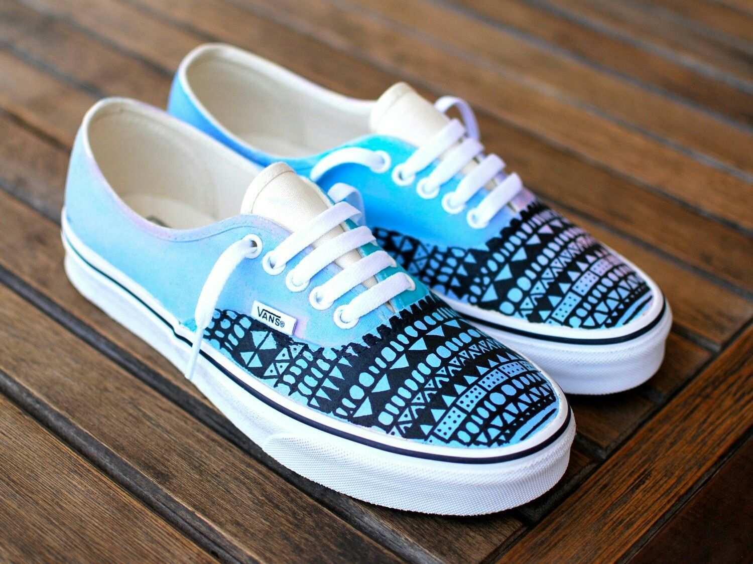 Pin By Tiktoktikkwatches On Best Watches On Pinterest Vans Authentic Shoes Patterned Vans Vans Authentic