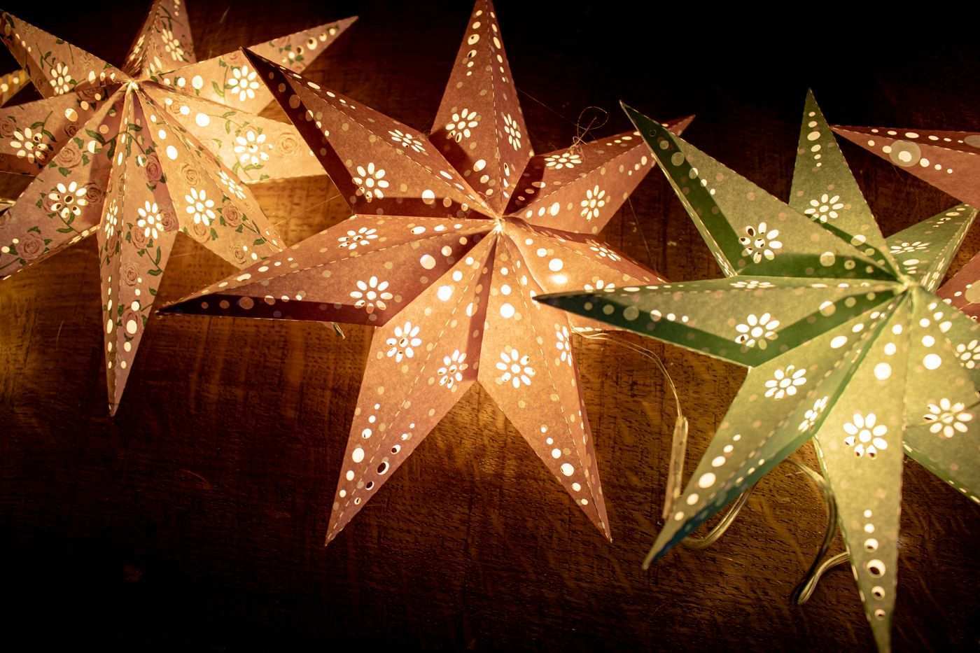Leuchtende Sterne Mit Licht Basteln Gratis Plotterdatei Leuchtsterne Sterne Basteln Papiersterne Basteln Weihnachten Dekoration